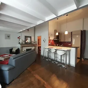  Appartement Coquet En Mezzanine Nuit Pour 2 Personnes France